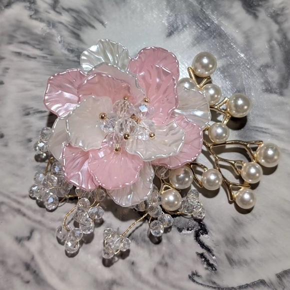 Betsey Johnson Elegant Pink Floral Pearl Brooch - Picture 7 of 8